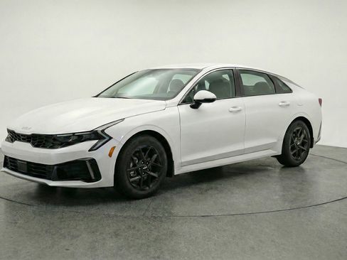 Used 2025 Kia K5 LXS FWD image 3