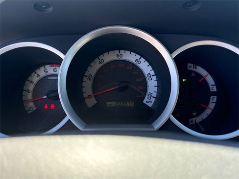 Used 2013 Toyota Tacoma PreRunner image 24