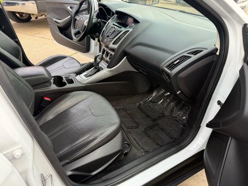 Used 2014 Ford Focus SE w/ Equipment Group 201A image 20