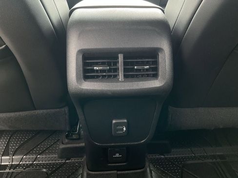 Used 2020 Chevrolet Equinox LT w/ Sport Edition image 19