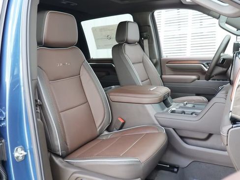 New 2026 GMC Sierra 2500 Denali w/ Denali Reserve Package AWD/4WD image 22