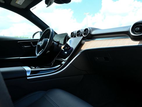 Used 2025 Mercedes-Benz C 300 Sedan image 22
