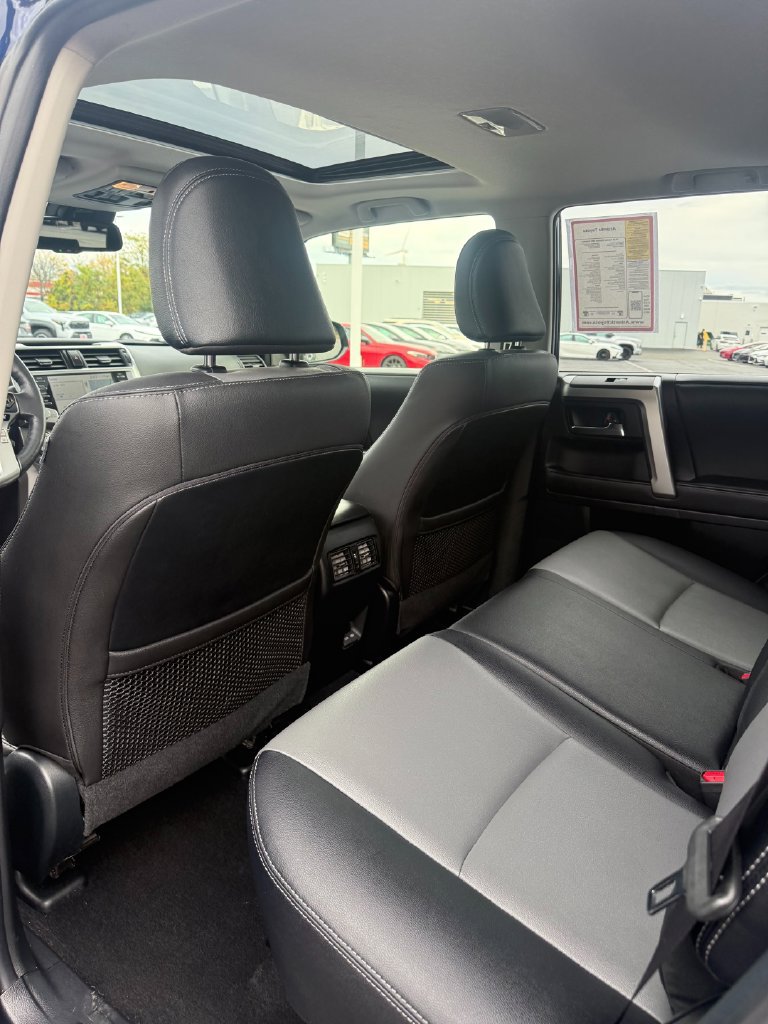Used 2023 Toyota 4Runner SR5 Premium w/ Moonroof Package AWD/4WD image 31