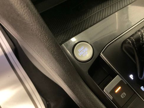 Used 2021 Volkswagen Tiguan S image 18