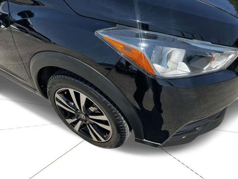 Used 2019 Nissan Kicks SV image 8
