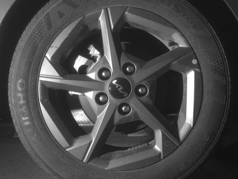 Used 2025 Kia K4 LXS image 15