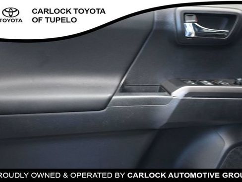 Used 2022 Toyota Tacoma TRD Sport AWD/4WD image 25