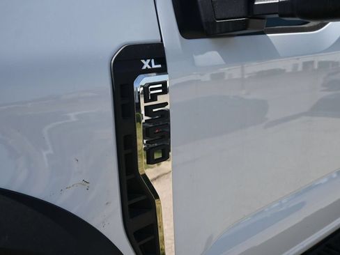 New 2026 Ford F550 4x4 Supercab Super Duty image 8
