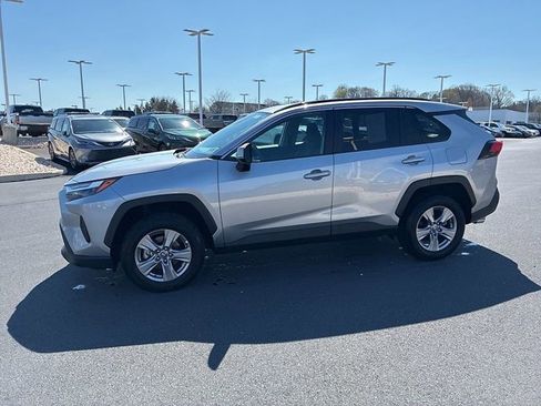 Used 2025 Toyota RAV4 XLE image 13