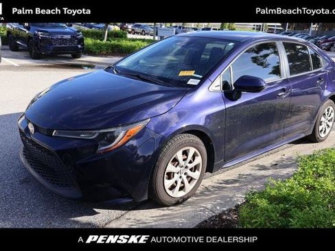Certified 2022 Toyota Corolla LE FWD image 1