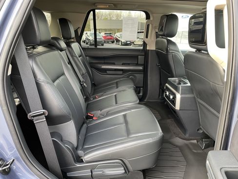 Used 2022 Ford Expedition XLT image 43