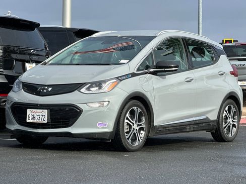 Used 2019 Chevrolet Bolt Premier w/ Infotainment Package image 9