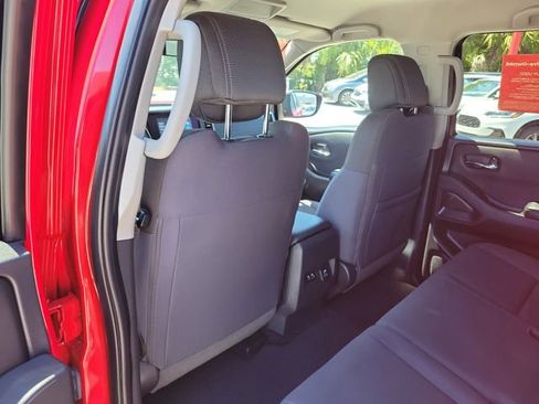 Used 2023 Nissan Frontier SV w/ SV Convenience Package image 12