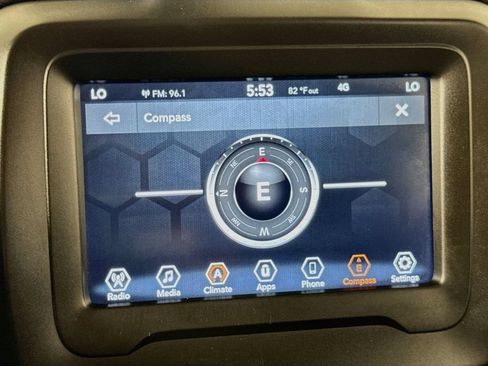 Used 2021 Jeep Renegade Latitude AWD/4WD image 30