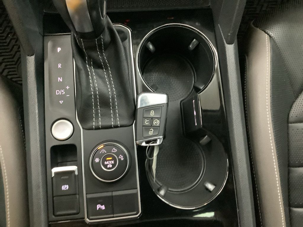 Used 2022 Volkswagen Atlas SEL AWD/4WD image 18