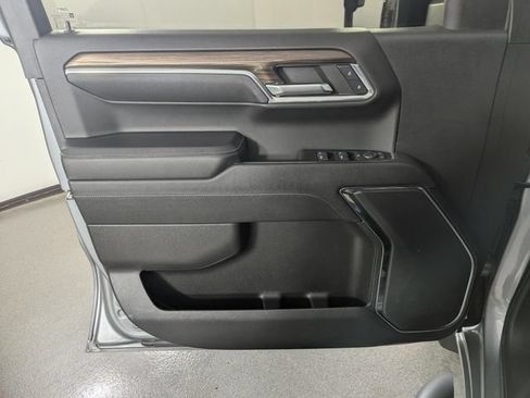 Used 2024 Chevrolet Silverado 1500 RST w/ Redline Edition AWD/4WD image 15