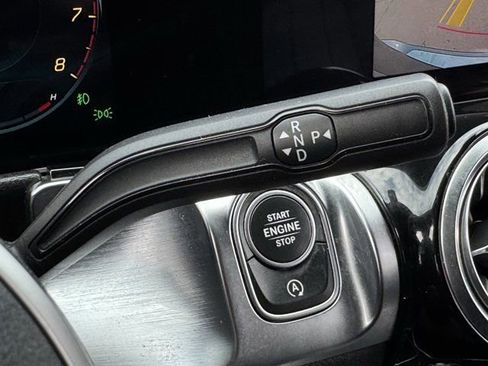 Used 2021 Mercedes-Benz GLB 250 GLB 250 w/ Premium Package image 22