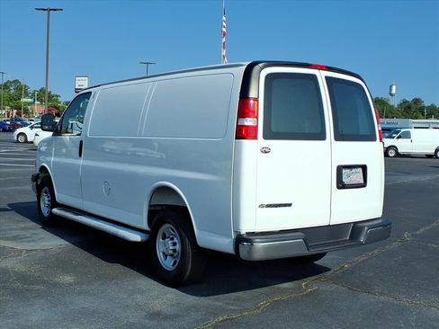 Used 2025 Chevrolet Express 2500 w/ Driver Convenience Package RWD image 13