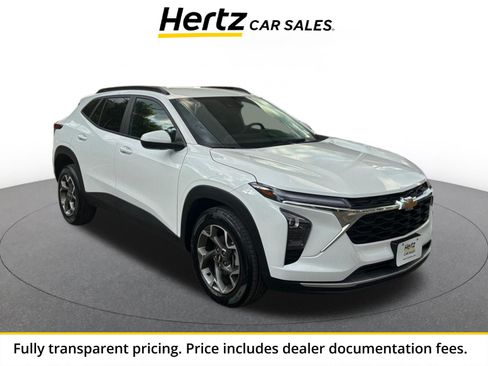 Used 2025 Chevrolet Trax LT FWD image 1