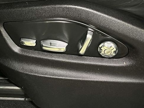 Certified 2021 Porsche Cayenne AWD/4WD image 18