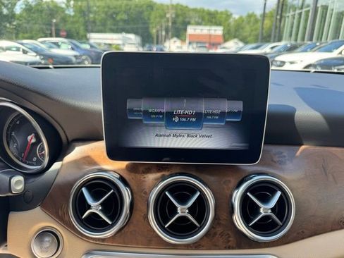 Certified 2020 Mercedes-Benz GLA 250 4MATIC image 17
