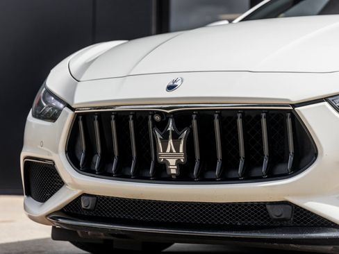 Used 2022 Maserati Ghibli Modena RWD image 18