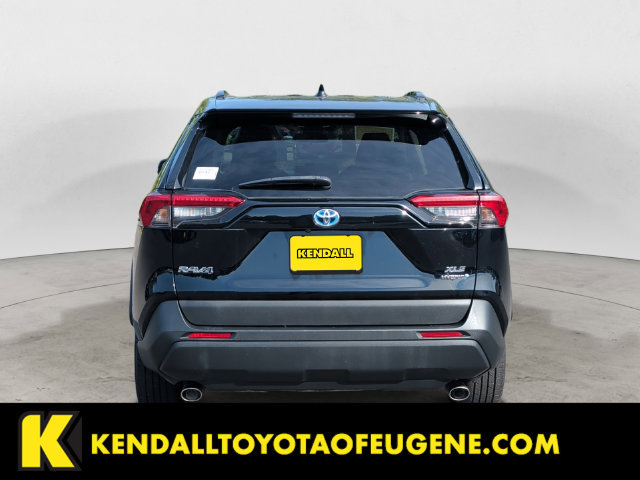 Used 2021 Toyota RAV4 XLE w/ Convenience Package AWD/4WD image 6