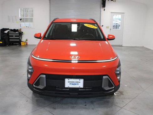 Used 2024 Hyundai Kona SEL image 3