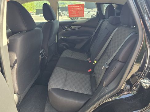 Certified 2022 Nissan Rogue Sport SV FWD image 10