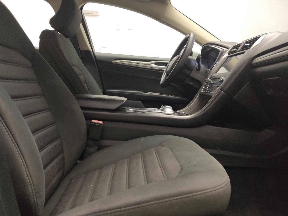 Used 2017 Ford Fusion SE w/ Fusion SE Technology Package FWD image 21