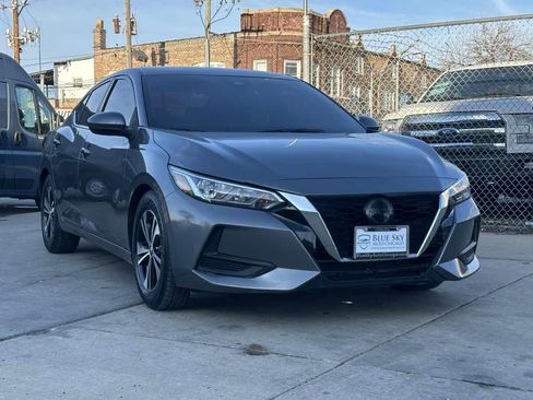 Used 2022 Nissan Sentra SV image 3