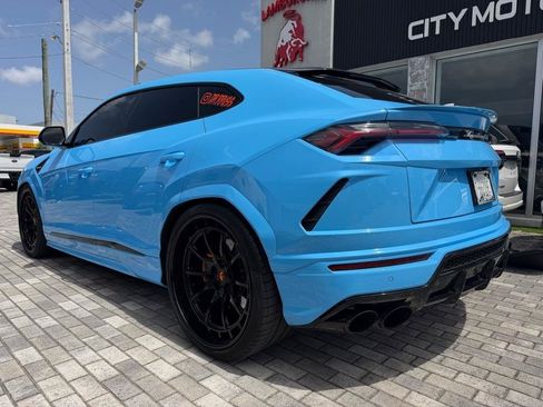 Used 2022 Lamborghini Urus AWD/4WD image 7