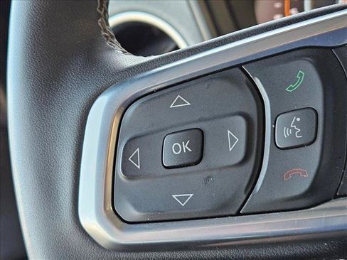 Used 2025 Jeep Wrangler Unlimited Sahara AWD/4WD image 24