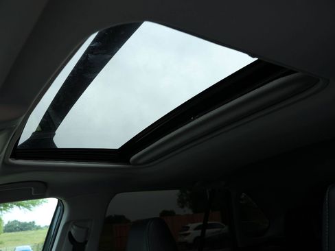 Used 2021 Toyota RAV4 XLE Premium FWD image 29
