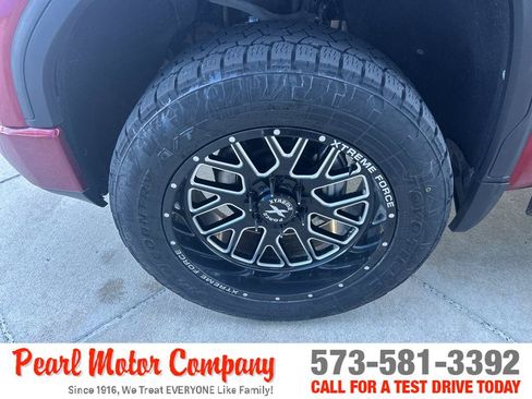 Certified 2021 GMC Sierra 1500 AT4 AWD/4WD image 9