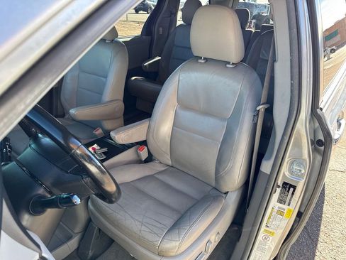 Used 2016 Toyota Sienna XLE Premium image 9