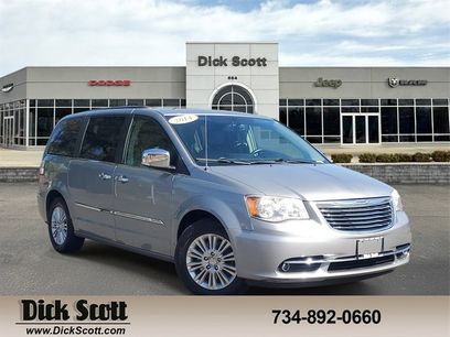 Used 2014 Chrysler Town & Country Touring-L w/ Driver Convenience Group