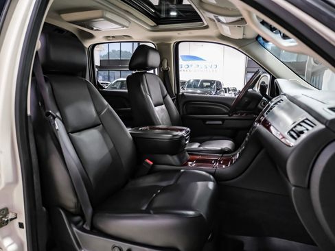 Used 2013 Cadillac Escalade EXT Premium AWD/4WD image 35