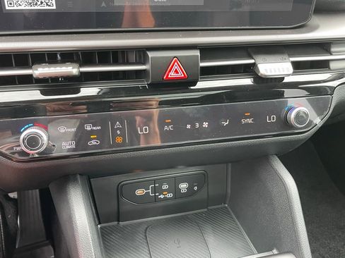 New 2026 Kia Sportage SX FWD image 18