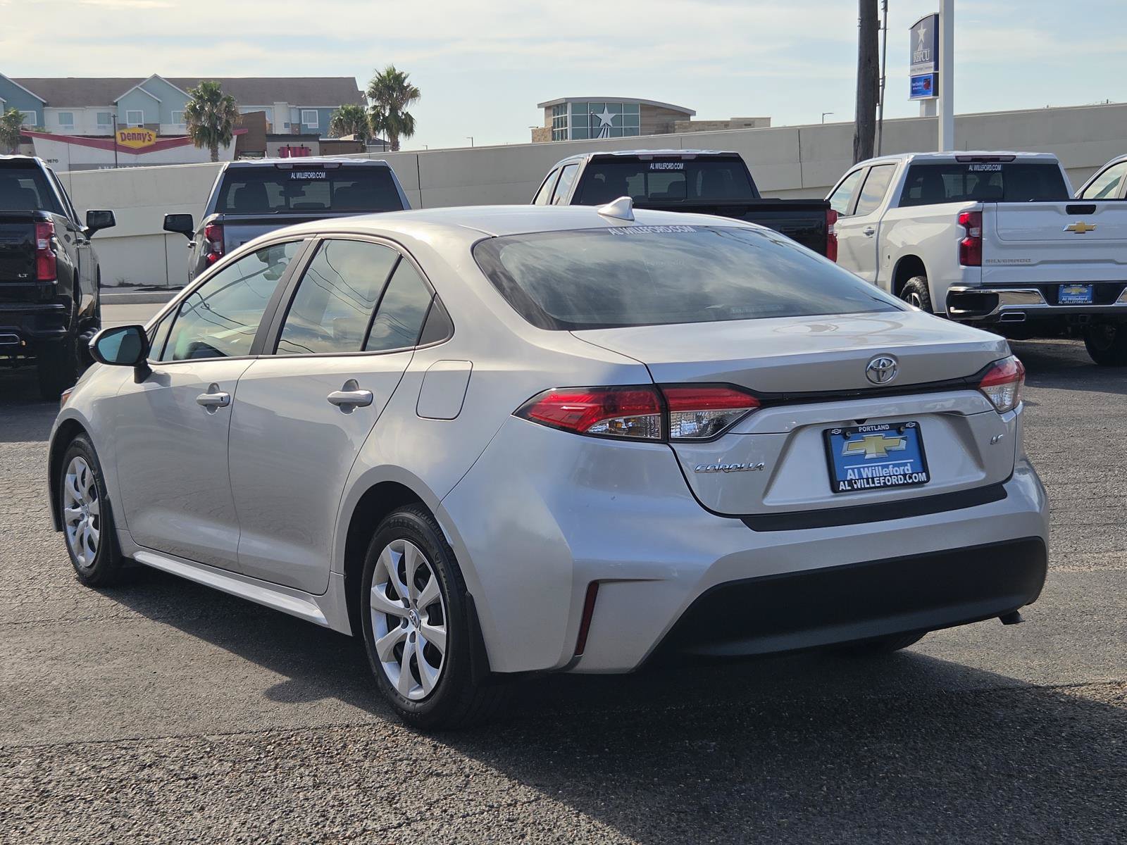 Used 2025 Toyota Corolla LE FWD image 3