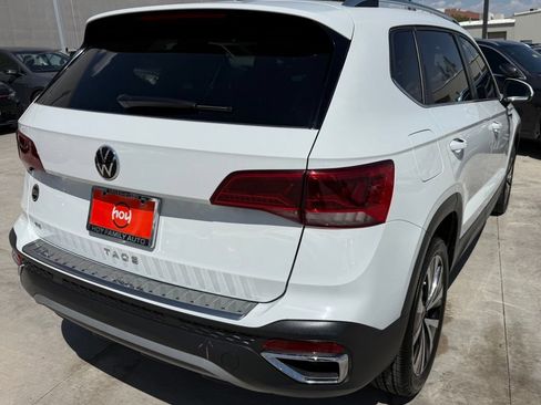 Certified 2024 Volkswagen Taos SE FWD image 9