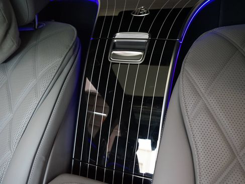 Used 2024 Mercedes-Benz Maybach S 580 4MATIC image 27