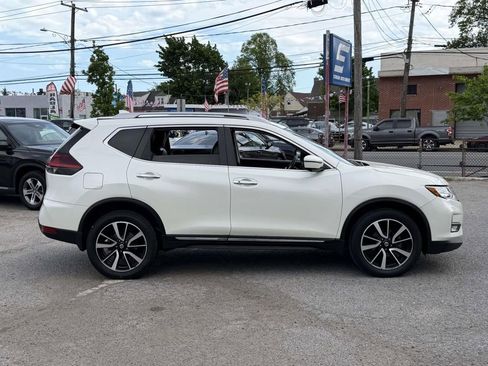 Used 2019 Nissan Rogue SL w/ Premium Package AWD/4WD image 9
