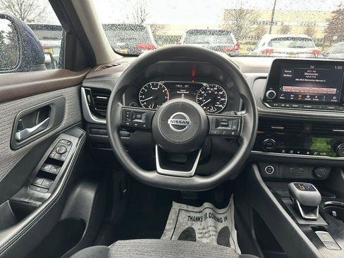 Used 2021 Nissan Rogue SV image 40