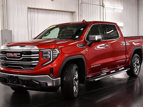 Used 2024 GMC Sierra 1500 SLT w/ SLT Premium Package AWD/4WD image 3