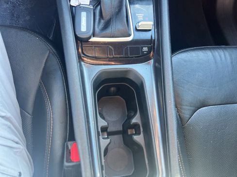 Used 2022 Jeep Compass Latitude w/ Sun and Sound Group image 17