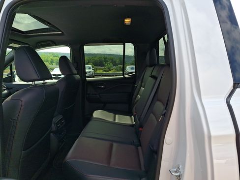 Used 2025 Honda Ridgeline Black Edition image 11