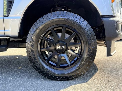 Used 2024 Ford F350 XLT AWD/4WD image 29