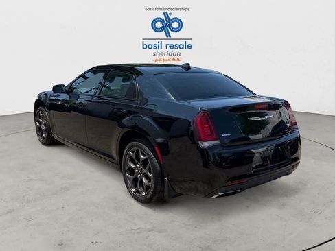 Used 2018 Chrysler 300 S AWD/4WD image 5