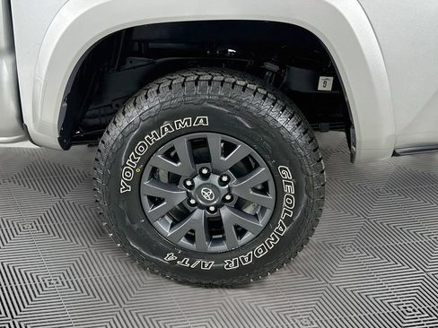 Used 2023 Toyota Tacoma SR5 w/ Black Out Package (TMS) AWD/4WD image 12